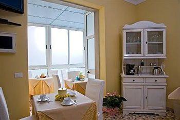 Lady Rose Bed & Breakfast